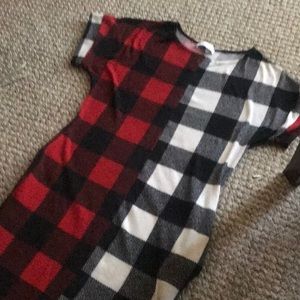 Short sleeves, wiggle sweater dress